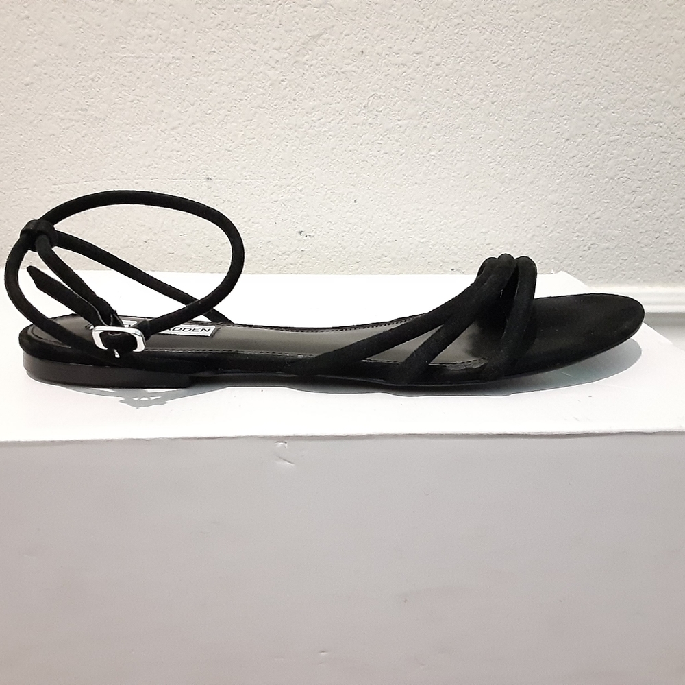 Steve Madden - Picture 9 of 10